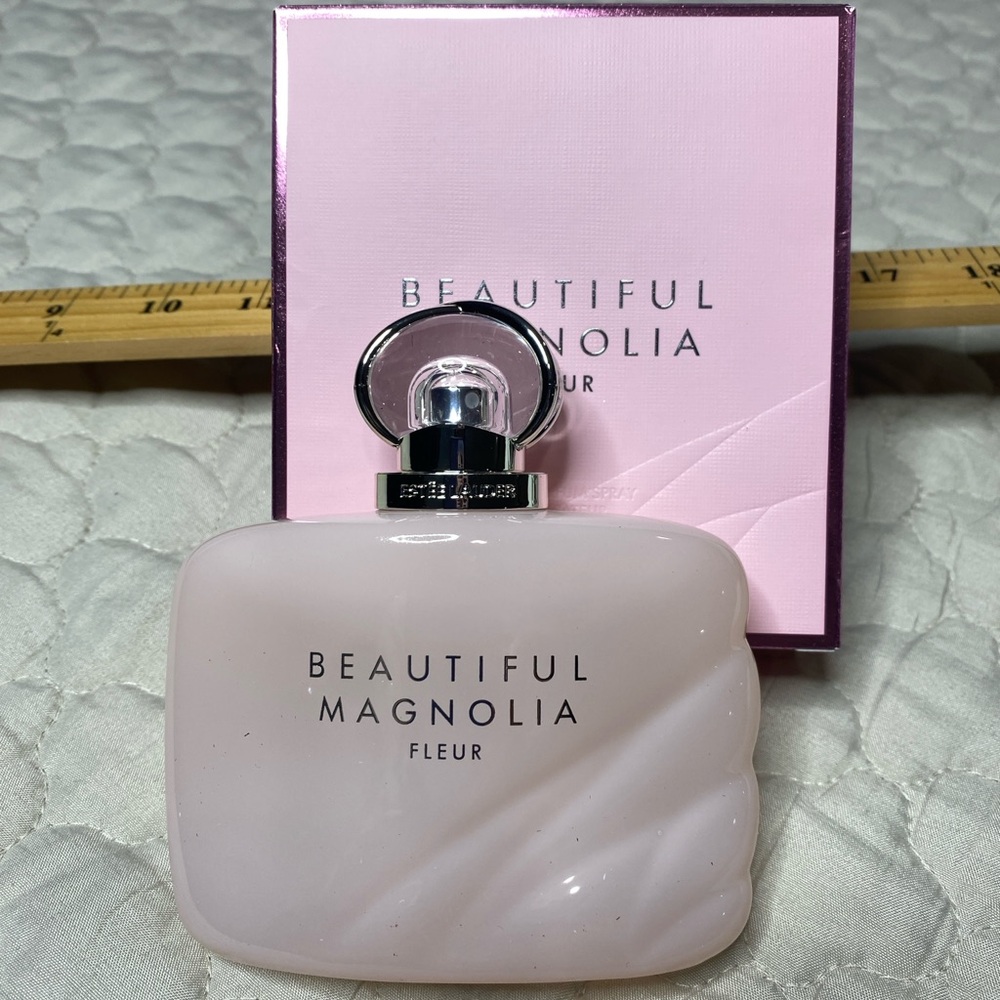 Estée Lauder Magnolia Fleur Eau de Parfum Spray 3.4 oz - Picture 3 of 8